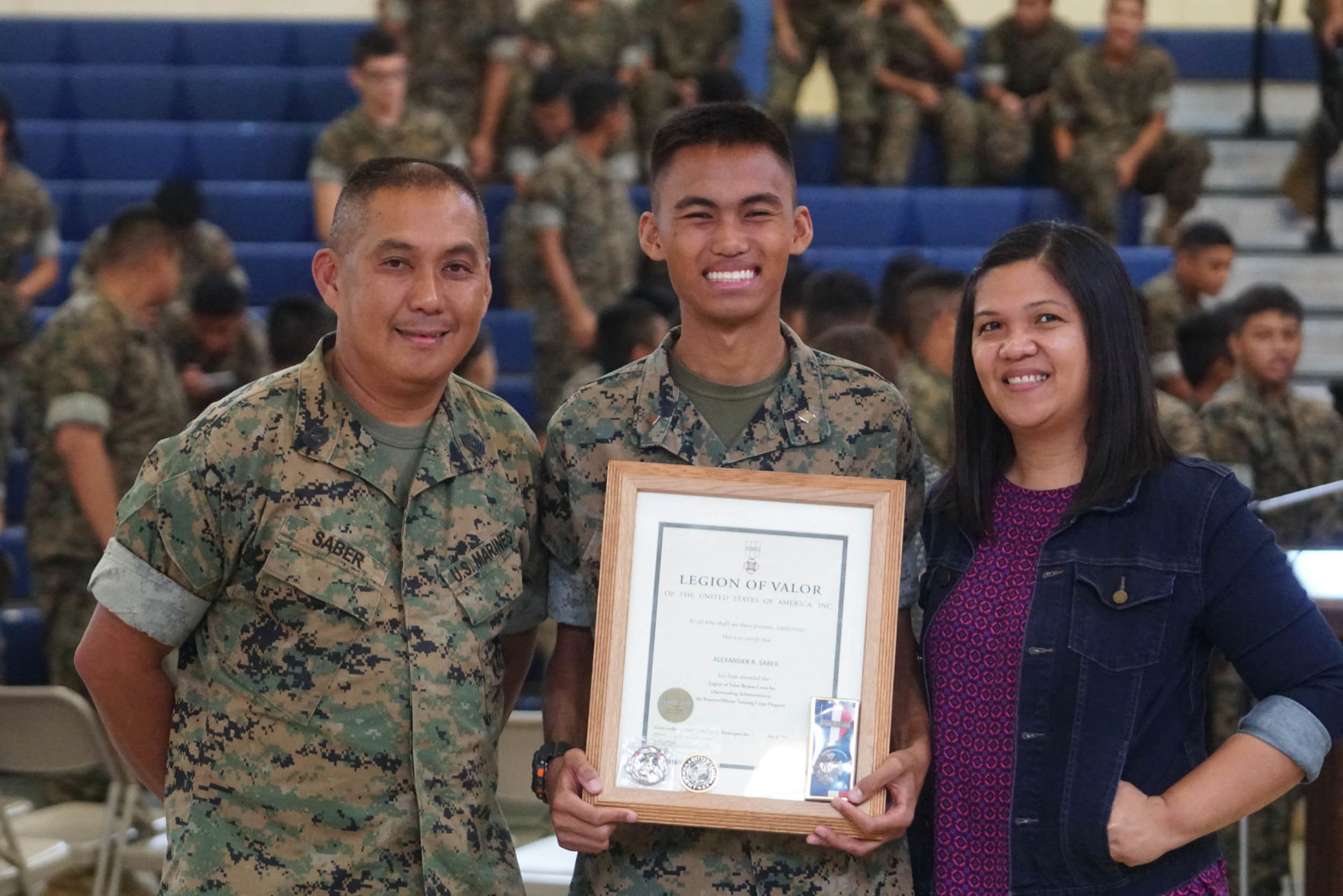Okkodo student receives Marine Corps JROTC award